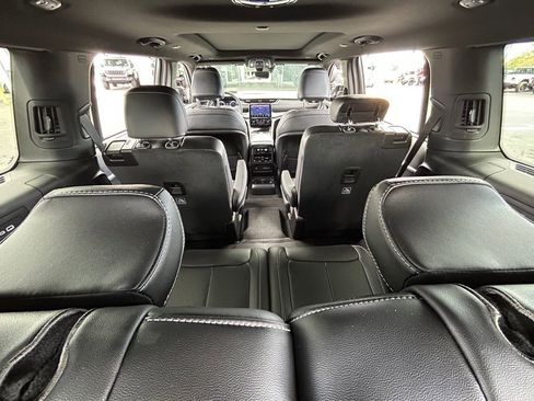 Used 2025 Jeep Grand Cherokee L Limited w/ Luxury Tech Group II image 56