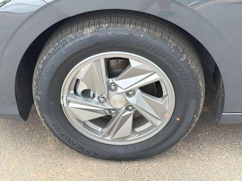New 2026 Hyundai Elantra SE FWD image 12