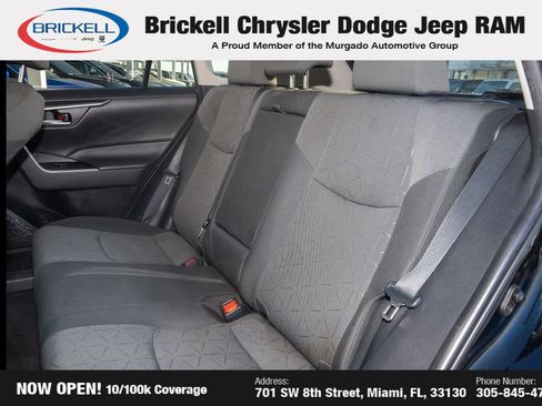 Used 2022 Toyota RAV4 XLE AWD/4WD image 16