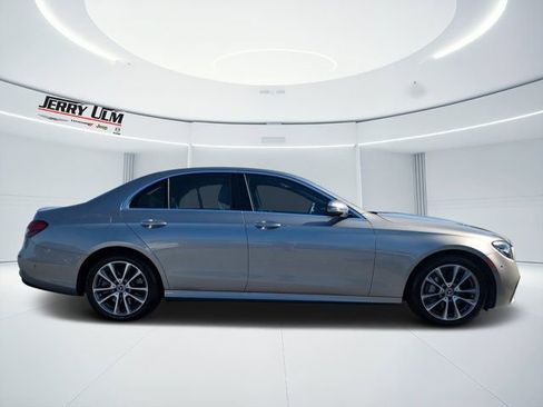 Used 2022 Mercedes-Benz E 450 4MATIC Sedan image 2