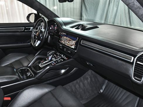Used 2022 Porsche Cayenne GTS image 69