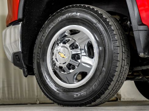 Used 2024 Chevrolet Silverado 3500 LT w/ Convenience Package image 50