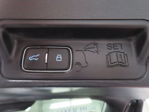 Used 2020 Ford Explorer XLT w/ Equipment Group 202A image 40