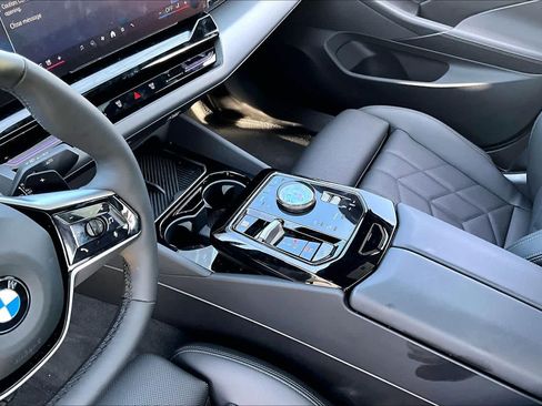 Used 2025 BMW 530i image 15