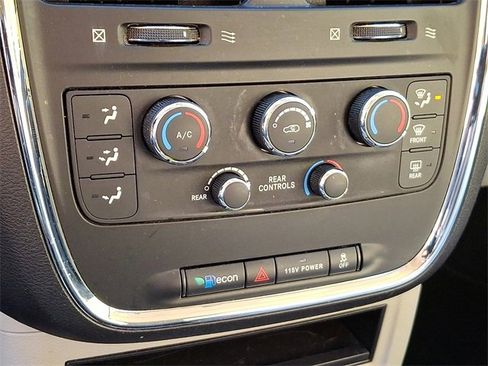 Used 2013 Dodge Grand Caravan SE image 15