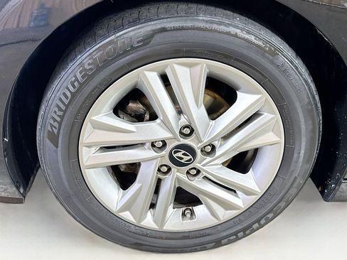 Used 2019 Hyundai Elantra SEL image 37