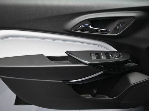New 2026 Chevrolet Trax LT w/ Midnight Edition FWD image 23