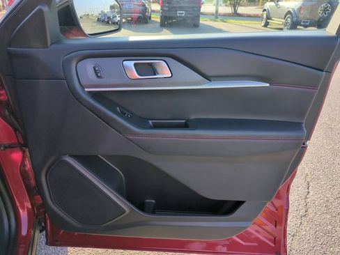 Used 2025 Ford Explorer ST-Line AWD/4WD image 34