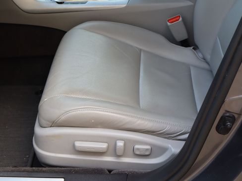Used 2019 Acura TLX w/ Technology Package FWD image 16