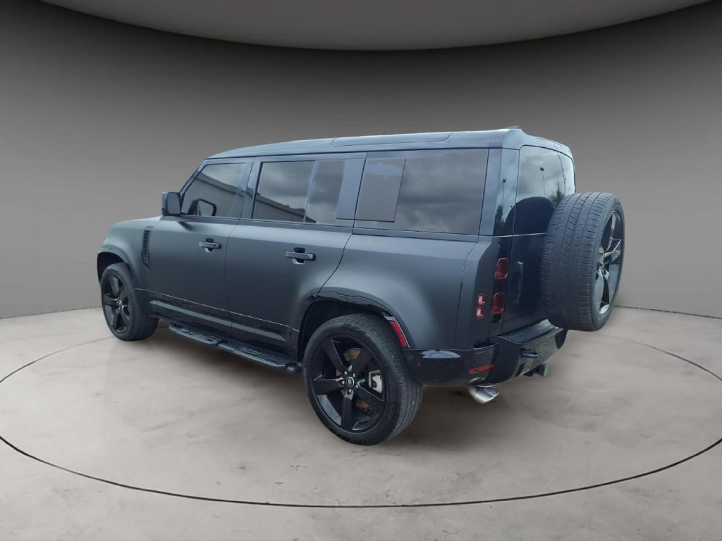 Used 2025 Land Rover Defender 110 X-Dynamic SE AWD/4WD image 15