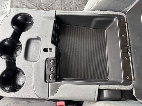 Used 2015 RAM 3500 SLT w/ Cold Weather Group image 19