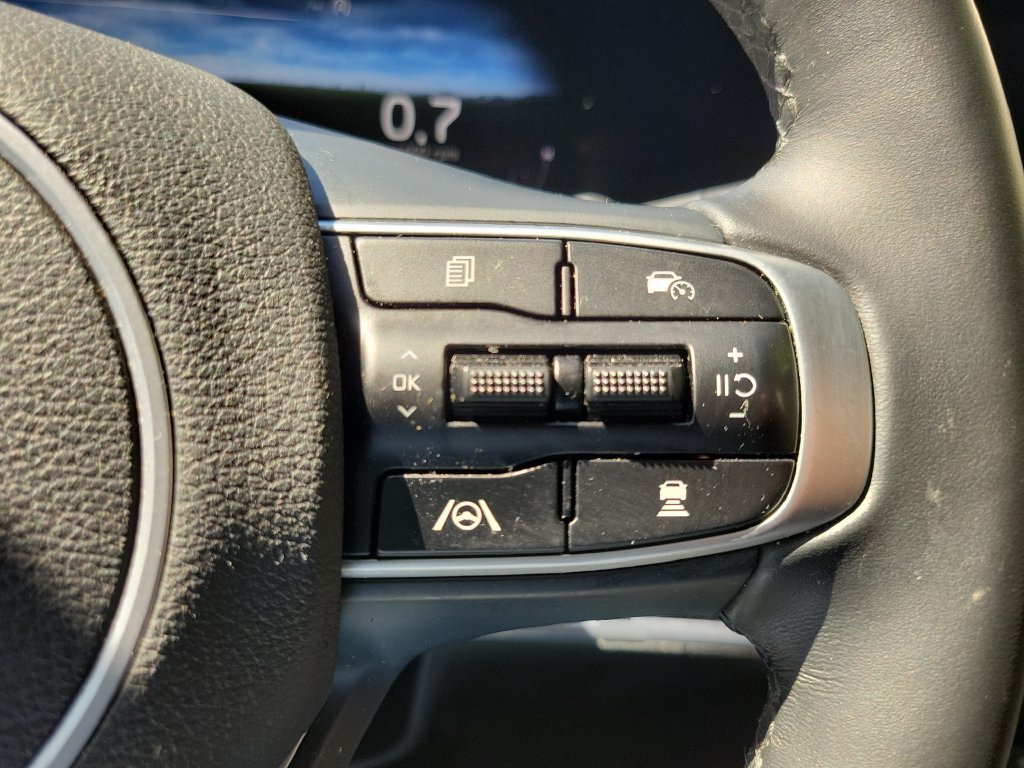 Used 2025 Kia Sportage SX FWD image 22