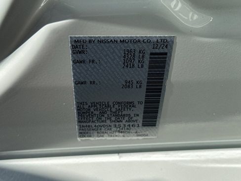 Used 2025 Nissan Altima 2.5 SV FWD image 29
