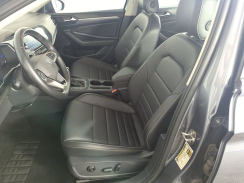 Used 2024 Volkswagen Jetta SE FWD image 11