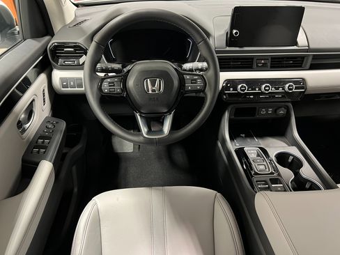New 2025 Honda Pilot Touring image 20
