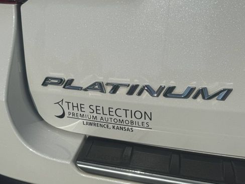 Used 2021 Ford Explorer Platinum w/ Equipment Group 601A AWD/4WD image 14