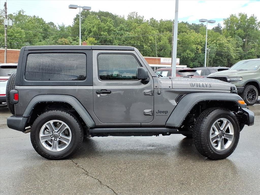 Used 2022 Jeep Wrangler Sport AWD/4WD image 3