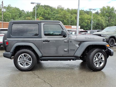 Used 2022 Jeep Wrangler Sport AWD/4WD image 3