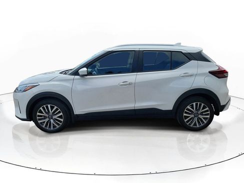 Used 2023 Nissan Kicks SV image 5