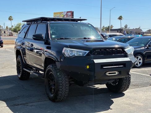 Used 2019 Toyota 4Runner TRD Off-Road Premium AWD/4WD image 11