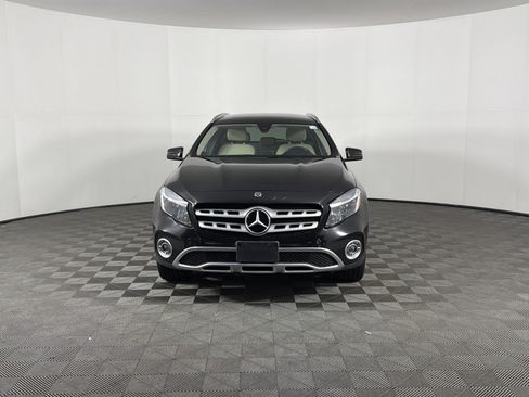 Used 2019 Mercedes-Benz GLA 250 4MATIC image 2