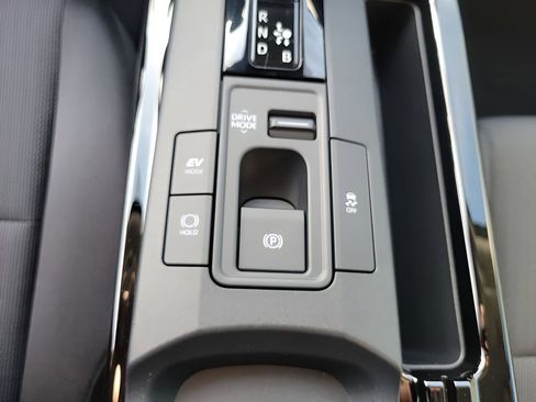 New 2026 Toyota Prius LE FWD image 22