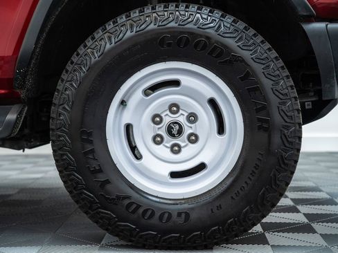 Certified 2025 Ford Bronco Heritage Edition AWD/4WD image 19