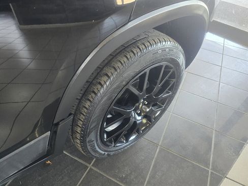 Used 2021 Chevrolet Trax LT w/ Midnight Edition image 30