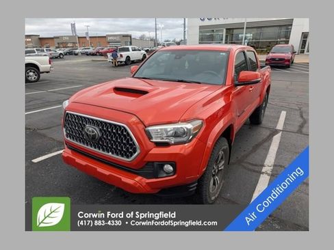 Used 2018 Toyota Tacoma TRD Sport w/ TRD Premium Sport Package image 1