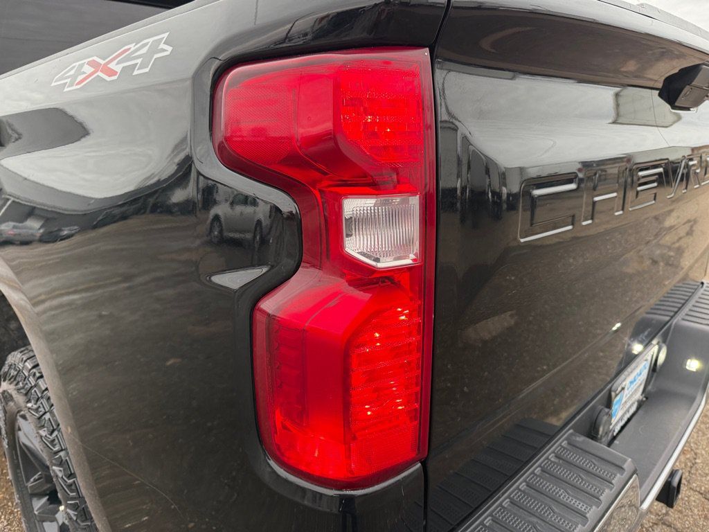 Used 2020 Chevrolet Silverado 1500 LT w/ Fleet Comfort Package AWD/4WD image 30