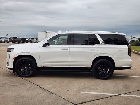 Certified 2022 Cadillac Escalade Premium Luxury RWD image 3