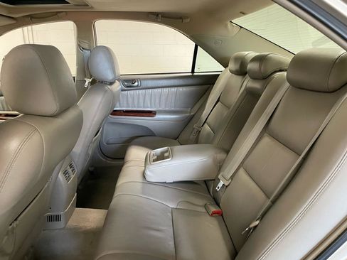 Used 2005 Toyota Camry XLE image 11