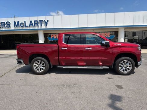 Used 2022 Chevrolet Silverado 1500 LTZ w/ LTZ Convenience Package II AWD/4WD image 3