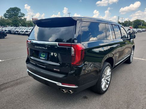 Certified 2025 GMC Yukon XL Denali w/ Denali Reserve Package AWD/4WD image 3