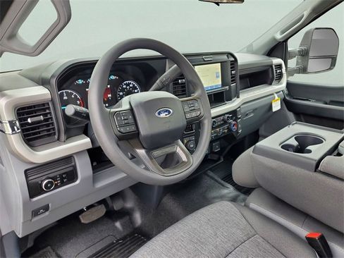 New 2025 Ford F450 XL w/ XL Chrome Package image 17