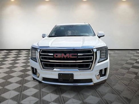 Used 2021 GMC Yukon SLT w/ SLT Premium Package image 2
