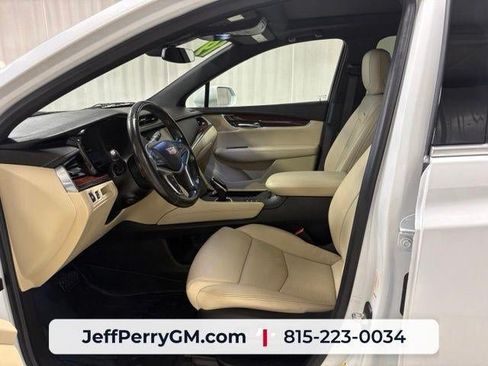 Used 2019 Cadillac XT5 Luxury AWD/4WD image 13