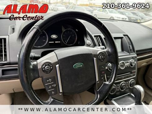 Used 2014 Land Rover LR2 HSE image 24