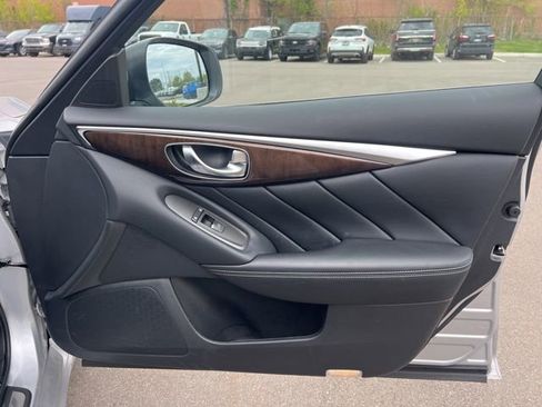 Used 2019 INFINITI Q50 Luxe w/ Essential Package (3.0T Luxe) AWD/4WD image 9