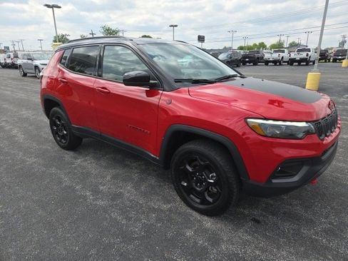 Used 2024 Jeep Compass Trailhawk w/ Trailhawk Elite Group image 9