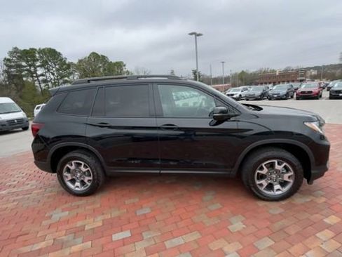Certified 2023 Honda Passport TrailSport image 2
