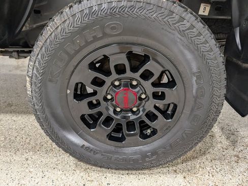 Used 2018 Toyota Tacoma TRD Pro AWD/4WD image 10