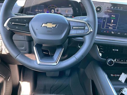 New 2026 Chevrolet Suburban LT AWD/4WD image 7