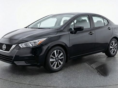 Used 2025 Nissan Versa SV image 3