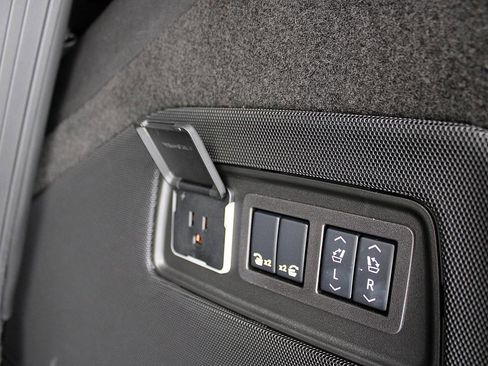 Used 2025 Cadillac Escalade Sport w/ Touring Package image 45