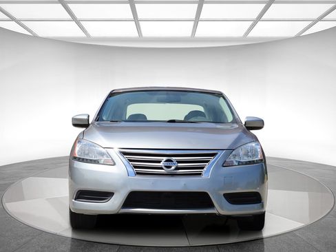 Used 2013 Nissan Sentra SV w/ Electronics Pkg FWD image 2