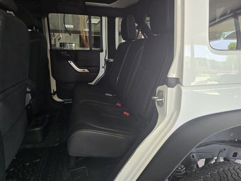 Used 2015 Jeep Wrangler Unlimited Sahara w/ Dual Top Group AWD/4WD image 11