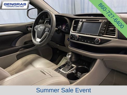Used 2016 Toyota Highlander XLE w/ Protection Package #3 AWD/4WD image 43