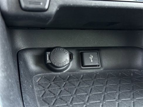 Used 2021 Toyota RAV4 XLE Premium image 23