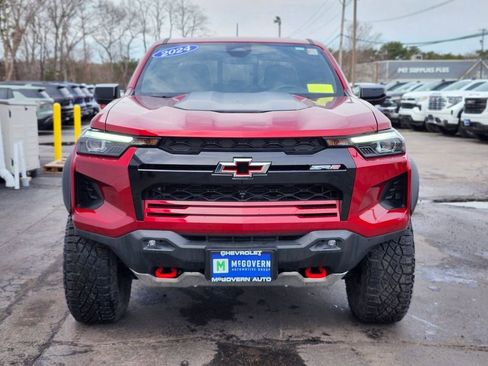 Used 2024 Chevrolet Colorado ZR2 w/ Technology Package AWD/4WD image 8